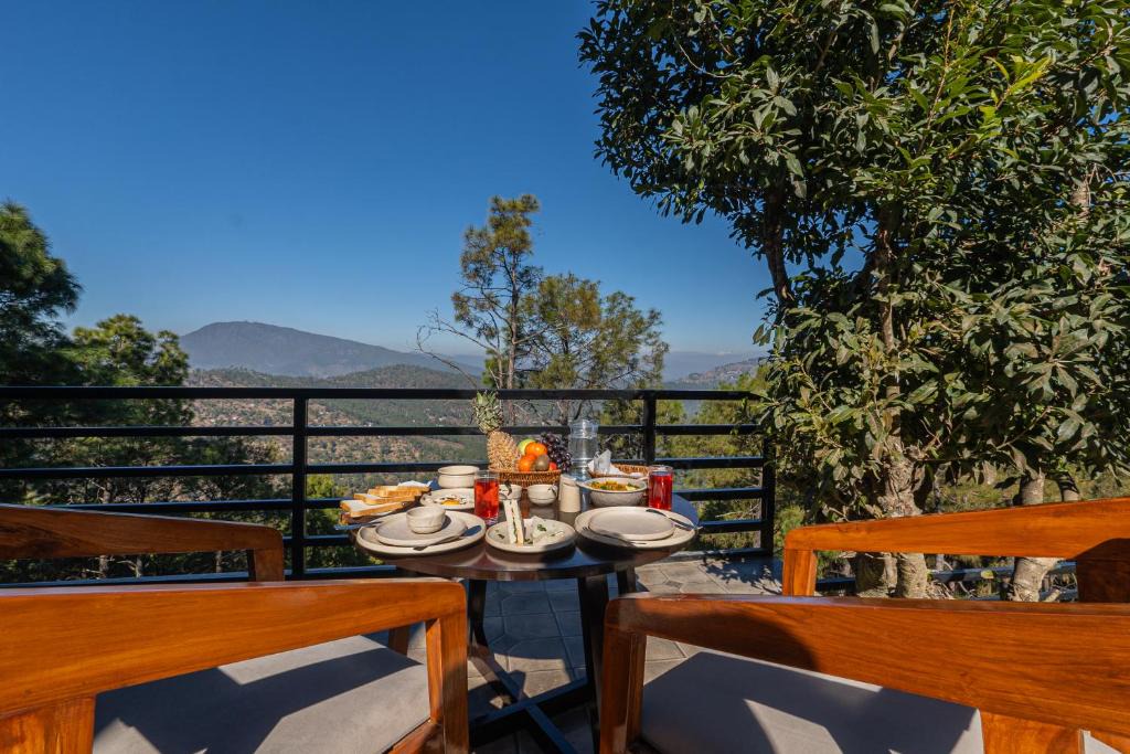 Kaul Villa | SaffronStays Nirvana Bloom Suite