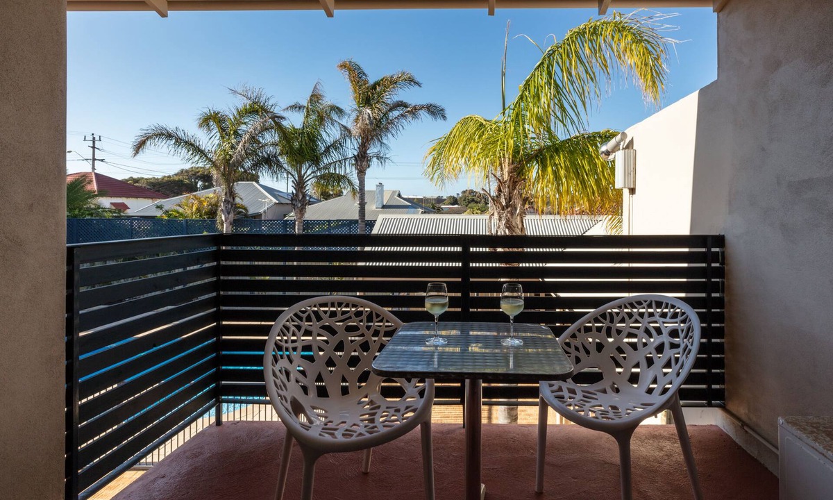 Geraldton Hotel | Sails Geraldton Accommodation