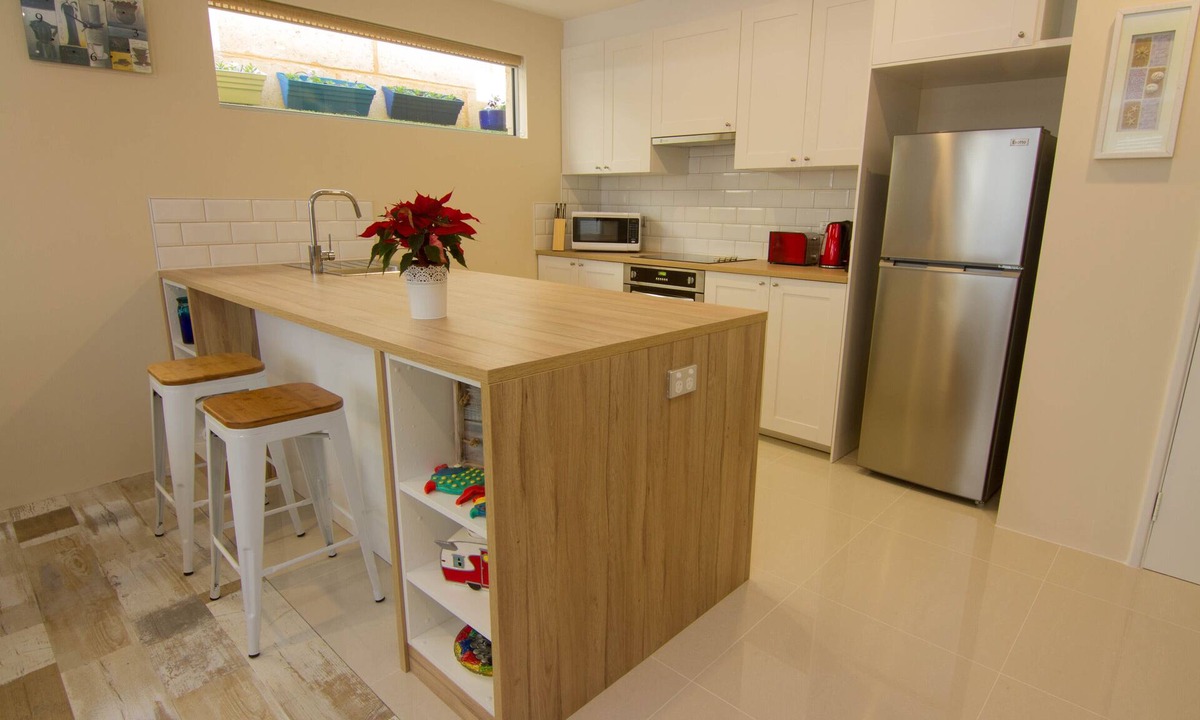 Quinns Rocks Apartment | Seaside Rocks Studio Apartment - Stay and relax