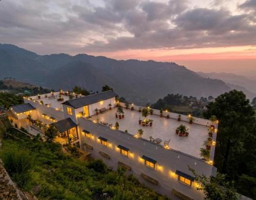 Nainital Hotel | Serene Forest Resort