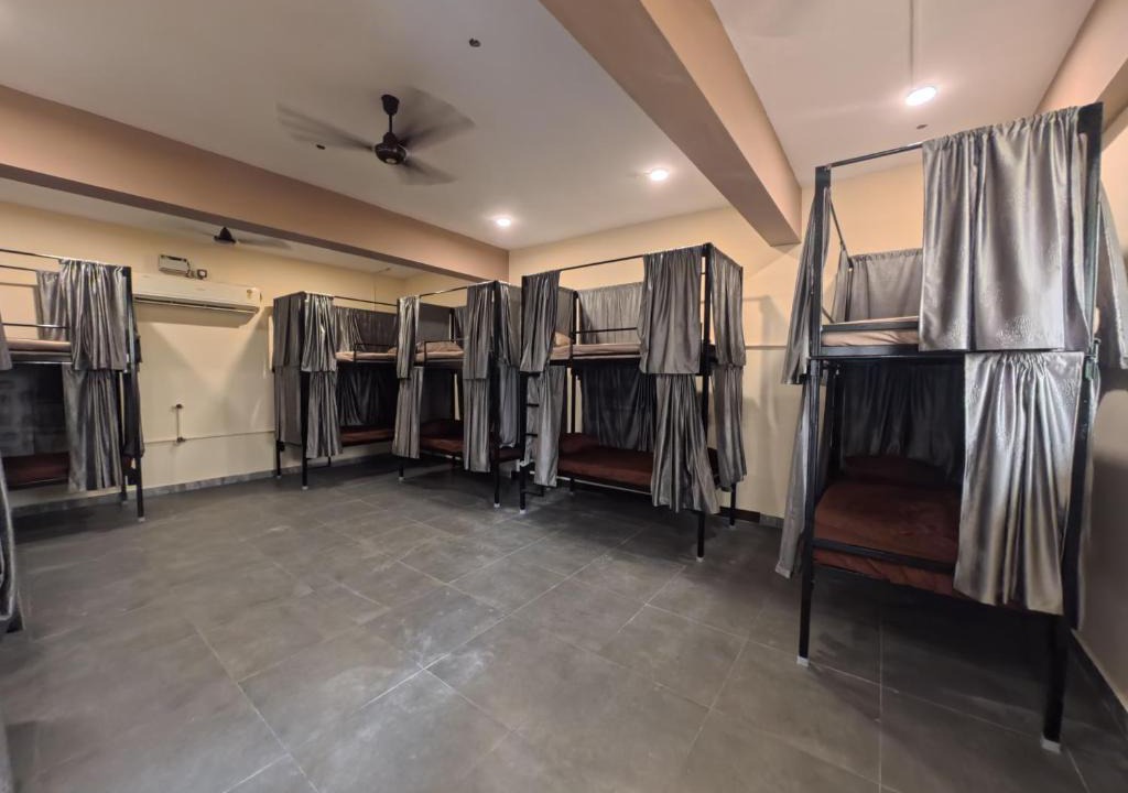 Tiruvannamalai Hostel | Sev-N Dorms AC Backpacker Hostel Near Girivalam