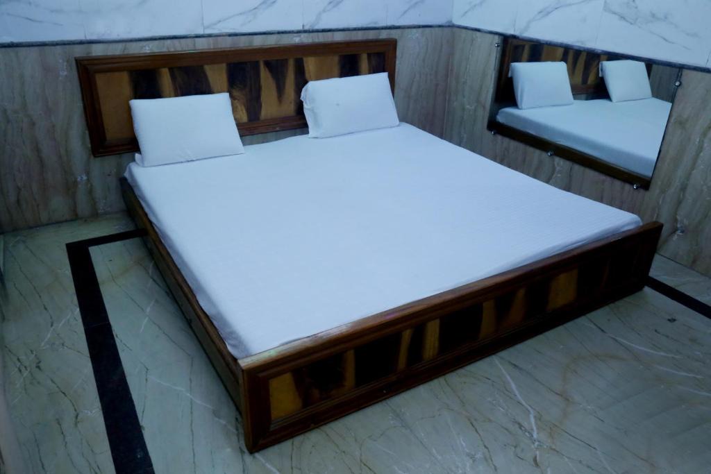 Ghaziabad House | SHARDA HOTEL