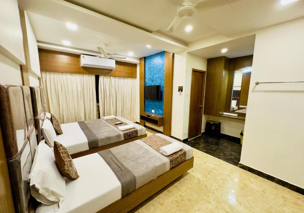 Periamet Hotel | Sheraton Grande at Puratchi Thalaivar Dr MGR Central Railway Station