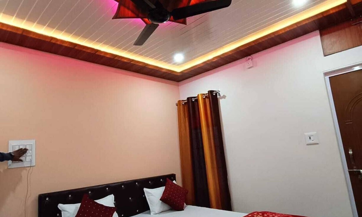 Lanka Hotel | Shree Guest House