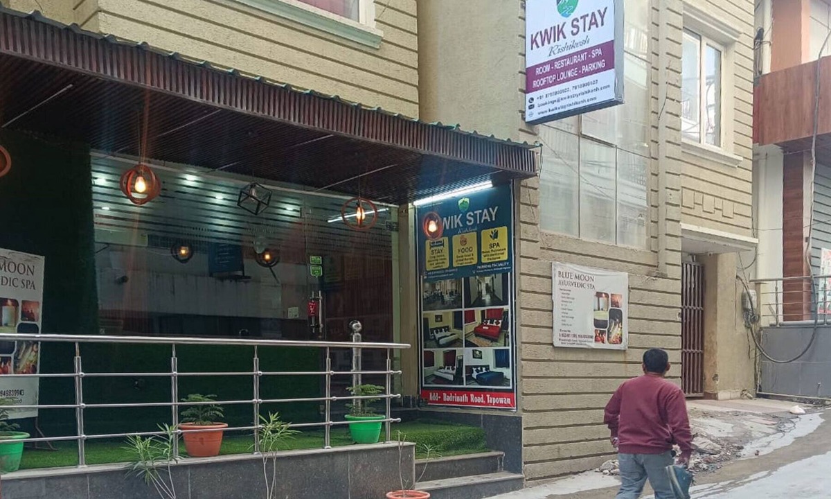 Tapovan Hotel | Situated in the vibrant yet peaceful area of Tapovan.