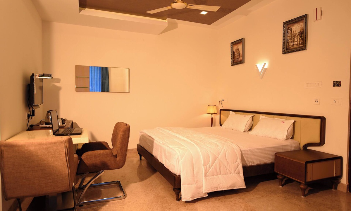 Tambaram Hotel | SKY RESIDENCY