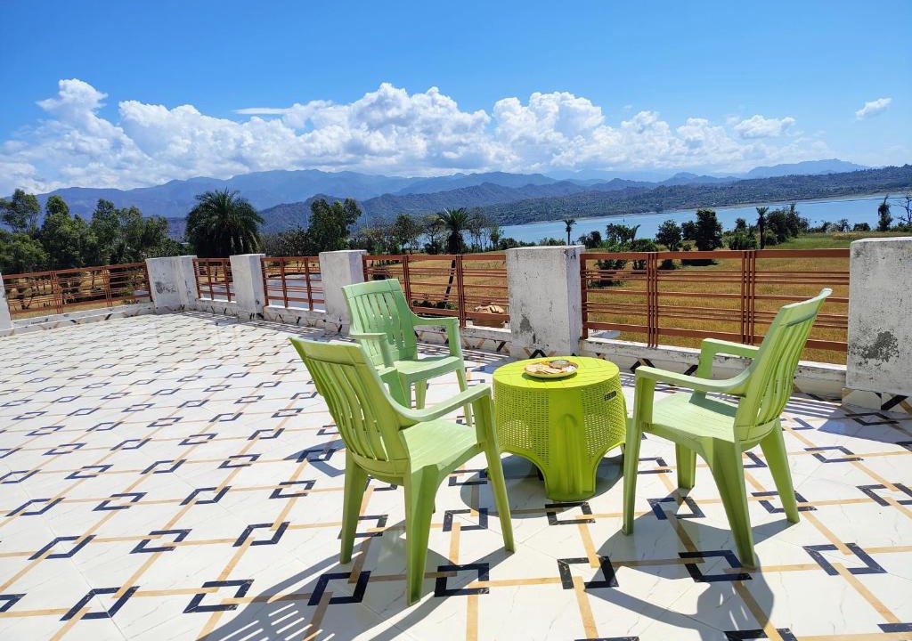Kathua House | Skyline Lakeview