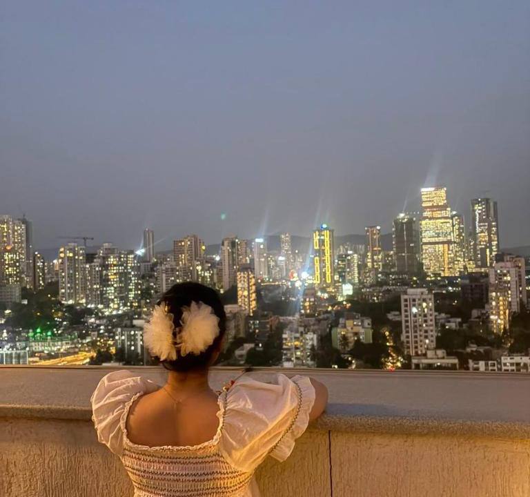 Goregaon West House | Skyline Serene shared access