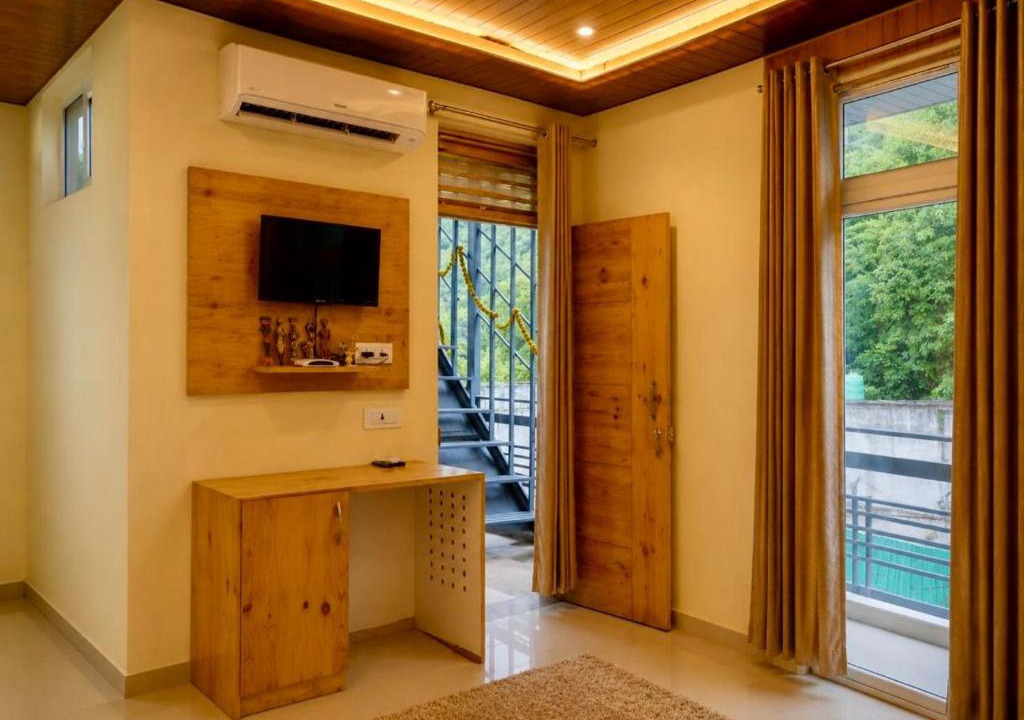 Rishikesh Hostel | Solo Nari Backpackers Rishikesh