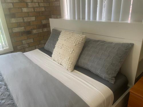 Rochedale South Apartment | Spacious studio unit