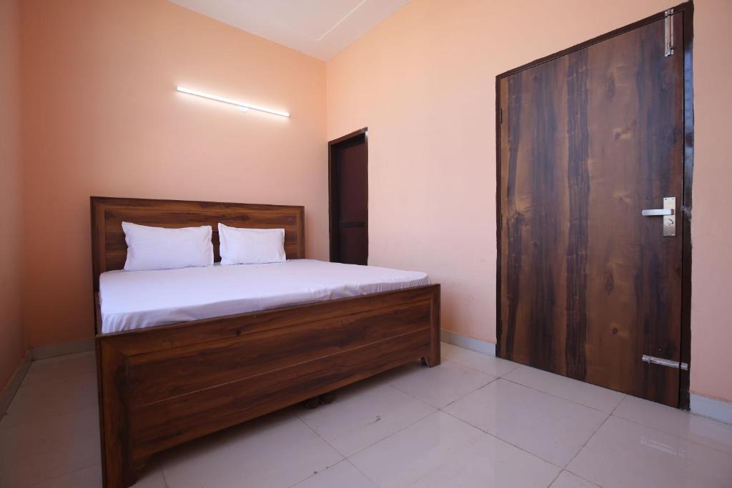 Patiala Hotel | SPOT ON 81157 Hotel Skylight Inn