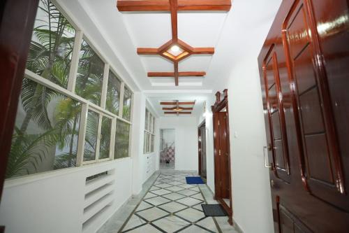 Banjara Hills Apartment | Stylish 4-Bedroom Family Getaway Luxury Living