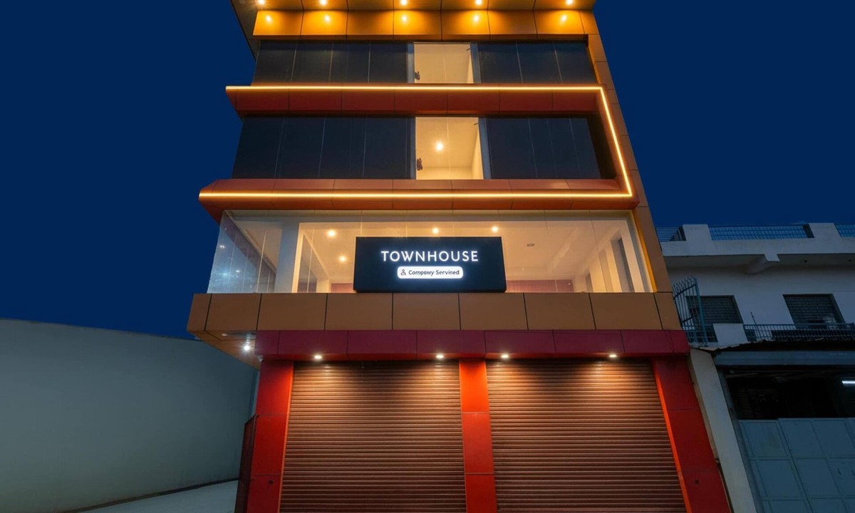 Delhi House | Super Townhouse Mandoli Metro Station