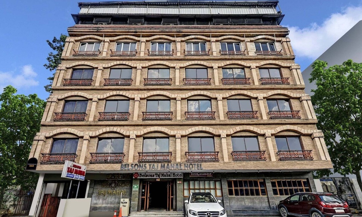 Secunderabad House | Super Townhouse OAK Hotel Belsons Taj Mahal