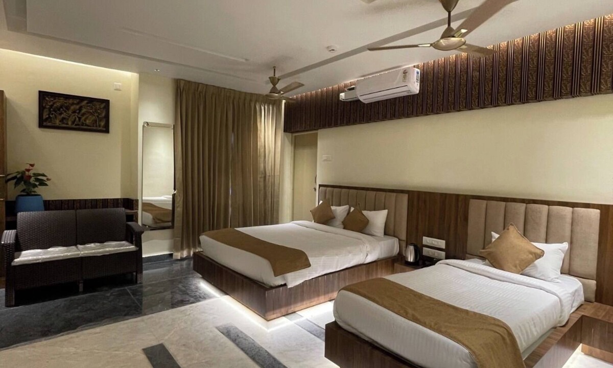 Dindigul Hotel | Suthanthira Stay Inn