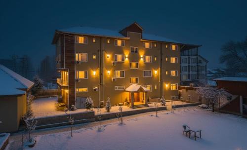 Nishat-Shalimar Hotel | THE JAMAWAR
