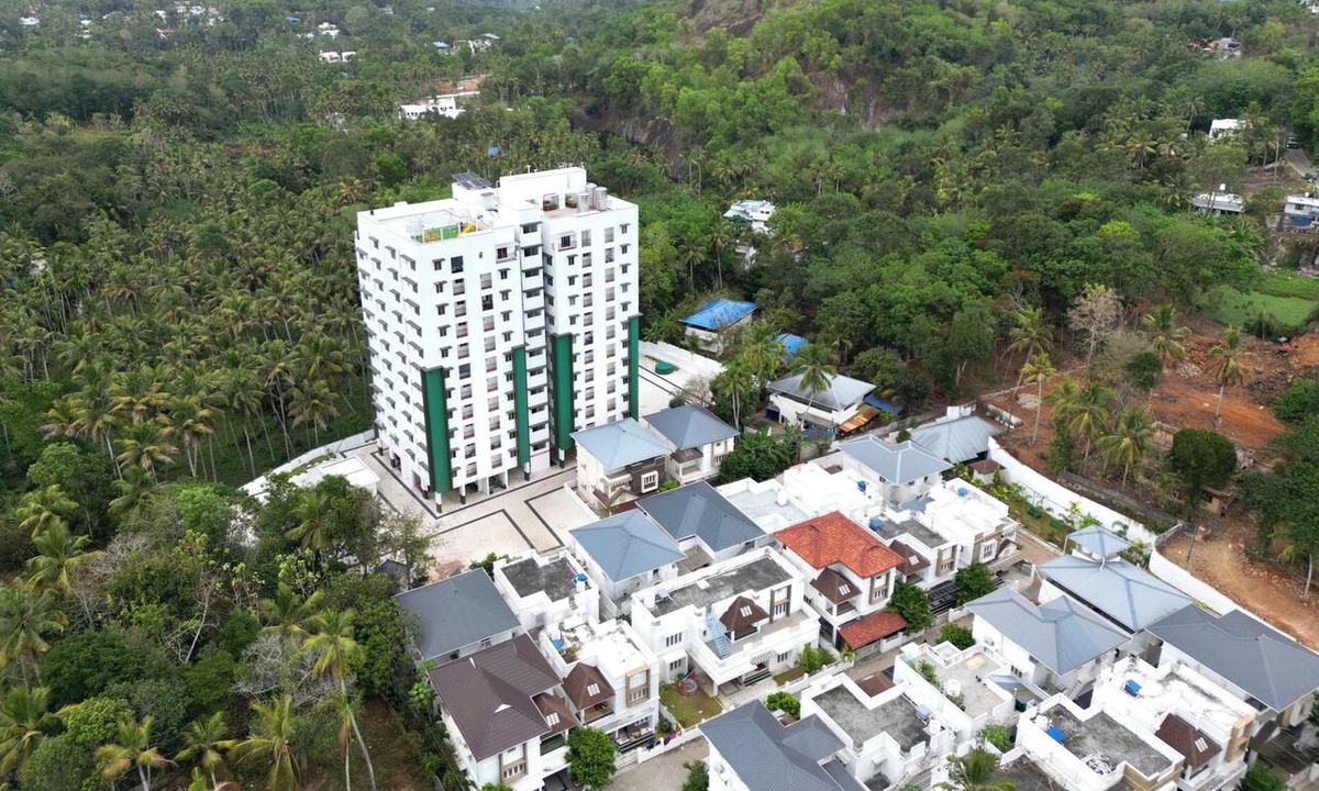 Thiruvananthapuram Apartment | Tranquil 2-bedroom apartment with AC in charming Thundathil