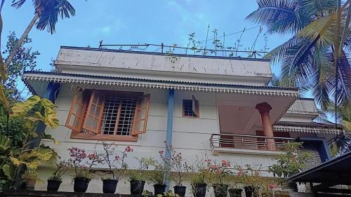 Kozhikode House | Tranquil Abode -Home with private pond in Calicut