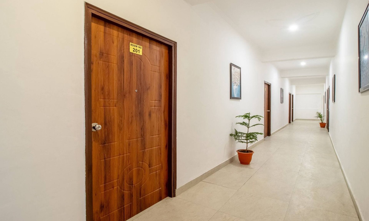Thane West Hotel | Treebo Shree Krishnam Residency