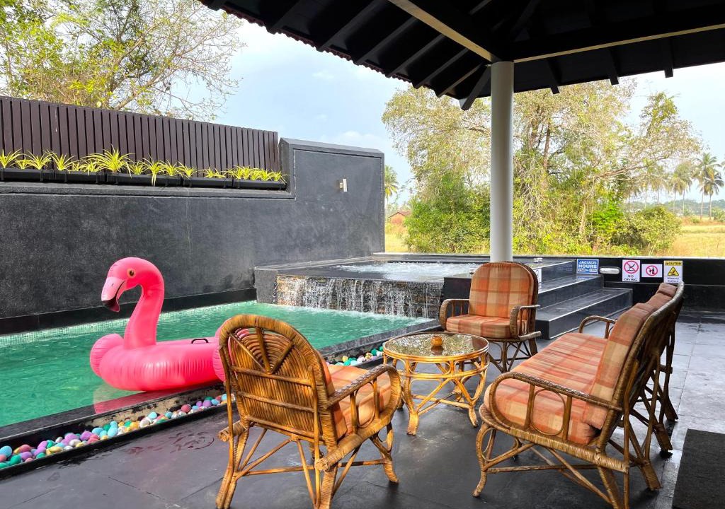 Chapora Villa | TROPICAL BREEZE 3BHK Bali Private Pool & Jacuzzi