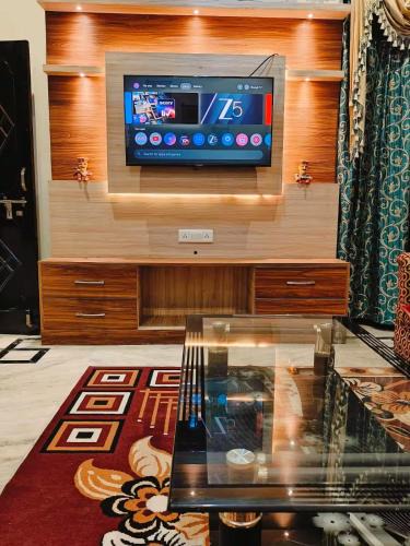 Dhanauli Villa | Urban Retreat