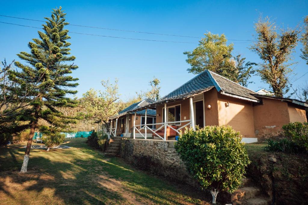 Shoghi Hotel | Vatika Resorts Cottages