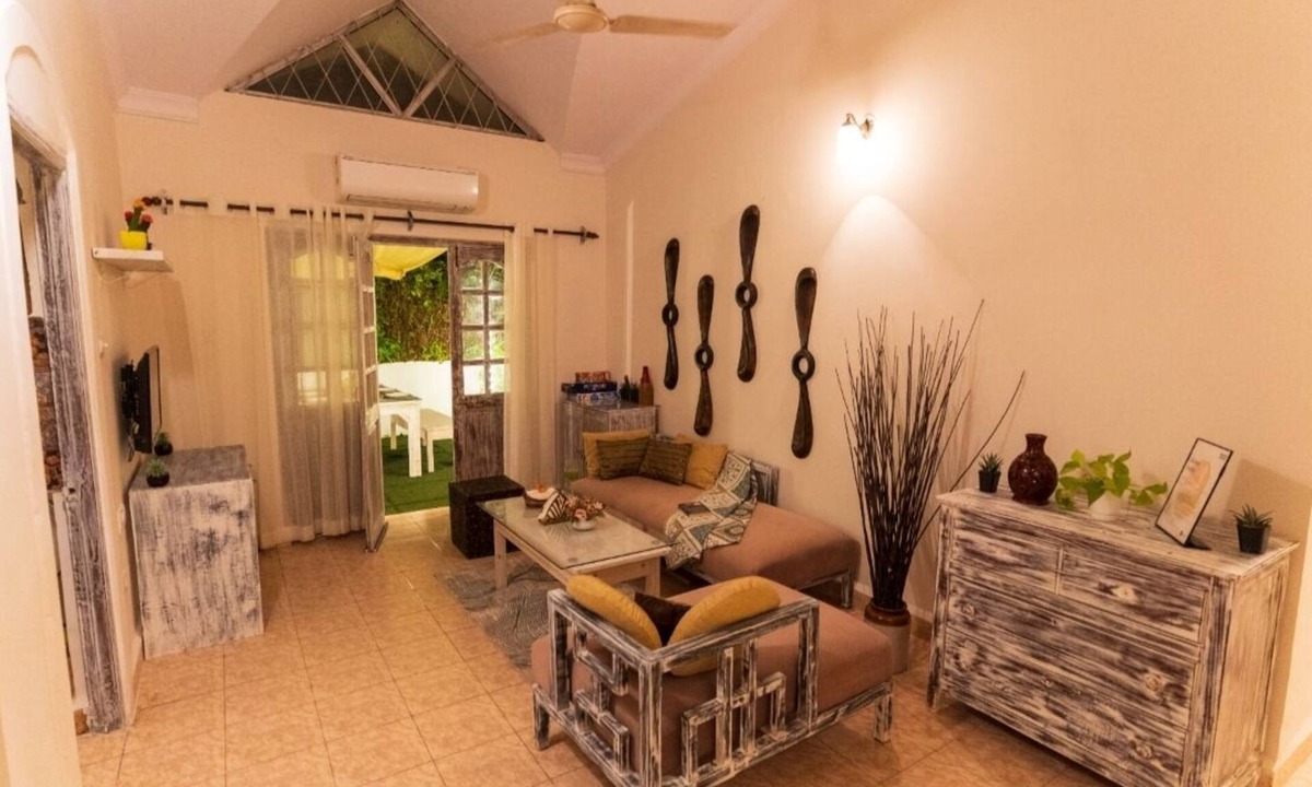 Anjuna Villa | Villa lagoon on hill One mile from anjuna beach/sunburn party