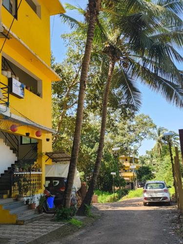Calangute House | Viyana Blooms comfort