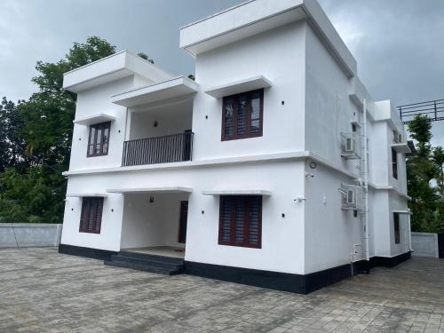 Vayittiri Villa | Wayanad Mona Villa