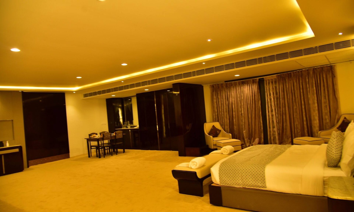 Chikkamagaluru Hotel | White Feather