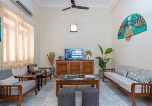 Candolim Beach Stay - 2 minutes Walk to Beach
