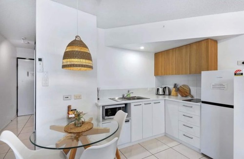 Mooloolaba Resort | 1 bedroom beachside unit Mooloolaba