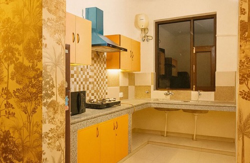 Malviya Nagar Apartment | 2-bedroom apartment in awesome New Delhi with AC for comfort