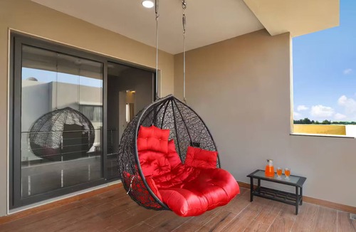 Baradia Apartment | 2 Bedroom Luxury Villa w/Balcony Near Temple