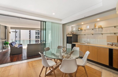 Mooloolaba Apartment | 20 First Avenue luxurious 3 bedroom close to the ocean