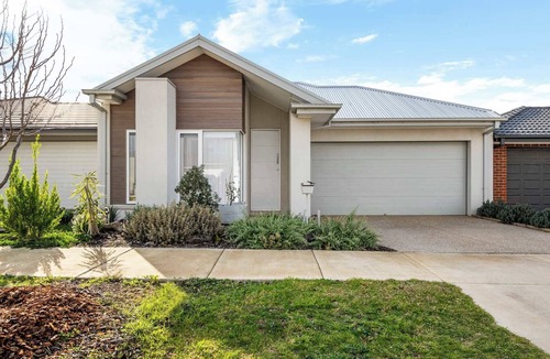 Mount Duneed House | 3BR Light-filled Retreat, Mt Duneed