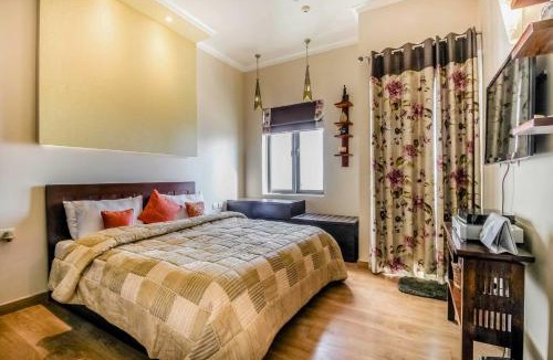 Sector 58 Apartment | 4BR apartment for Business & Medical stays near Golf Course Road Gurgaon