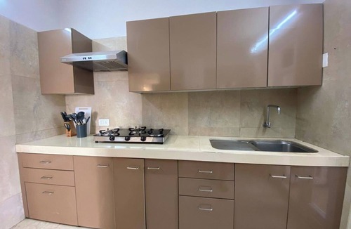 Bandra East Apartment | 5 Star Luxury ✪ Pool, Gym ✪ Near Airport ✪ BKC ✪