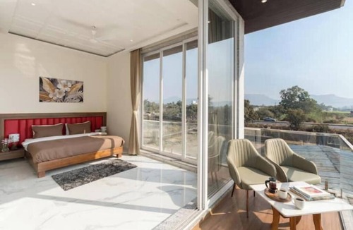 Talegaon Dabhade Villa | 5BHK Delight -Mountain View/Steam Room, Pool table