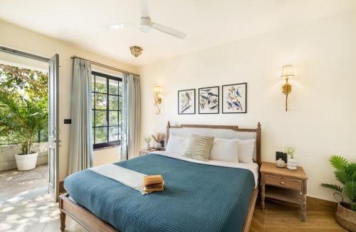 Siolim Villa | 5BHK Lux Villa by Goaquarters Pool Butler Siolim