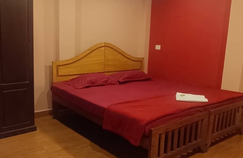 Kumily Bed & Breakfast | 6-bedroom bed & breakfast in gorgeous Kumily, thekkady with WiFi