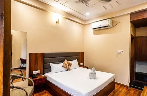 Gwalior Hotel | 7 Hills Resort
