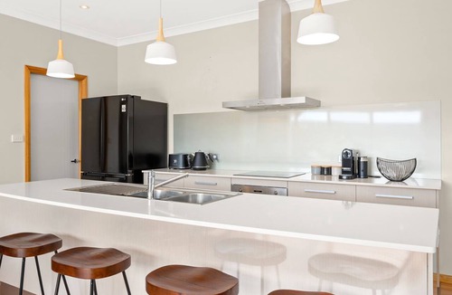 Lemon Tree Passage House | 8 Meredith Ave, Lemon Tree Passage