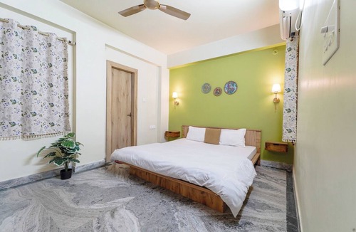 Mahmoorganj Bed & Breakfast | Aadi-Kashi Retreat 2bhk flat