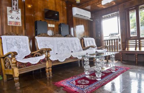 Nedumudy Boat Rental | Aagaman house boats