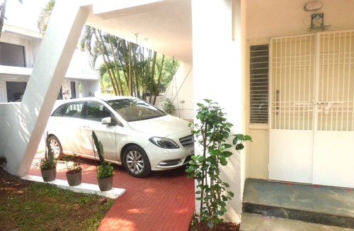 Lonavala Villa | Abode Pool, Golf & Fun Villa 2BHK Close to main market. Suitable for 8 Guests