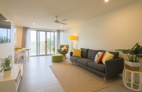 Woolgoolga Apartment | Absolute beachfront location and king bed