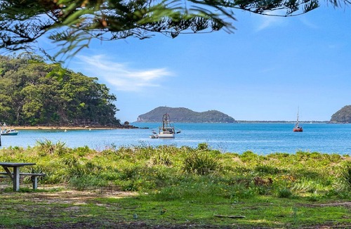 Patonga House | Absolute Beachfront Bliss by HolidayCo.