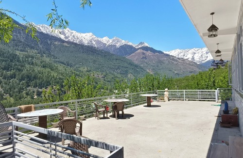 Bashisht House | Adorable 4-bedroom farmhouse in charming Vashist perfect for relaxing