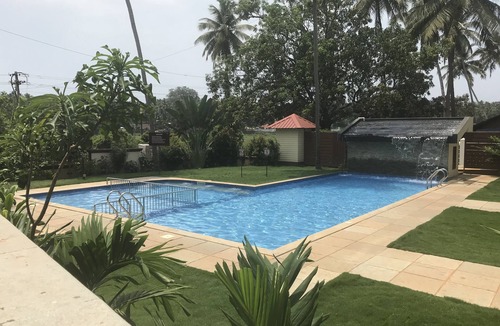 Candolim Apartment | Air Conditioned Modern 1 Bedroom + Living room apartment with 2 bathrooms